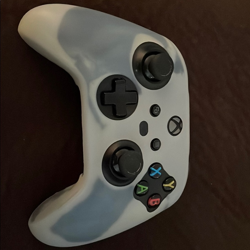 Xbox controller - Picture 2 of 3